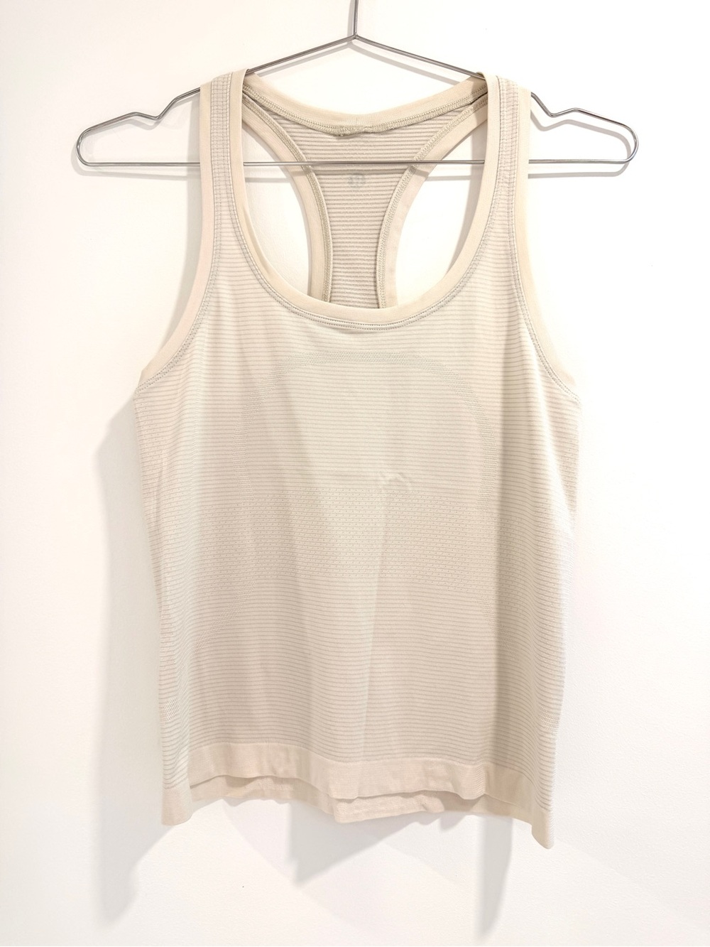 LIKE NEW Lululemon Swiftly Racerback Tank, Size 6 - Light Cream